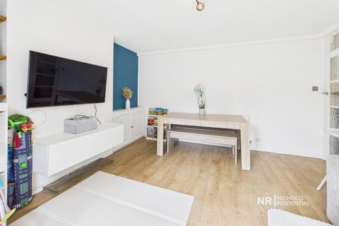 139 Mansfield Road, Chessington, KT9 2PX
