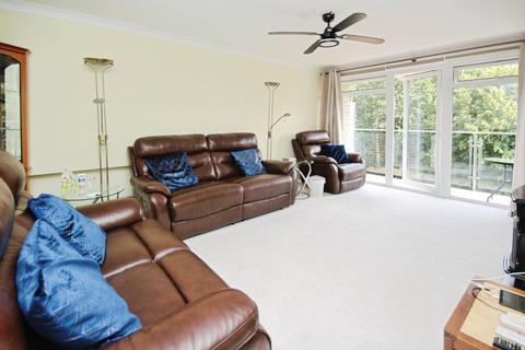 3 bedroom apartment for sale, West Cliff Road, Bournemouth, BH4