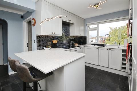 3 bedroom apartment for sale, West Cliff Road, Bournemouth, BH4