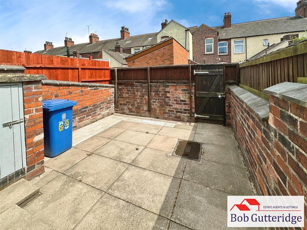 Enclosed rear yard