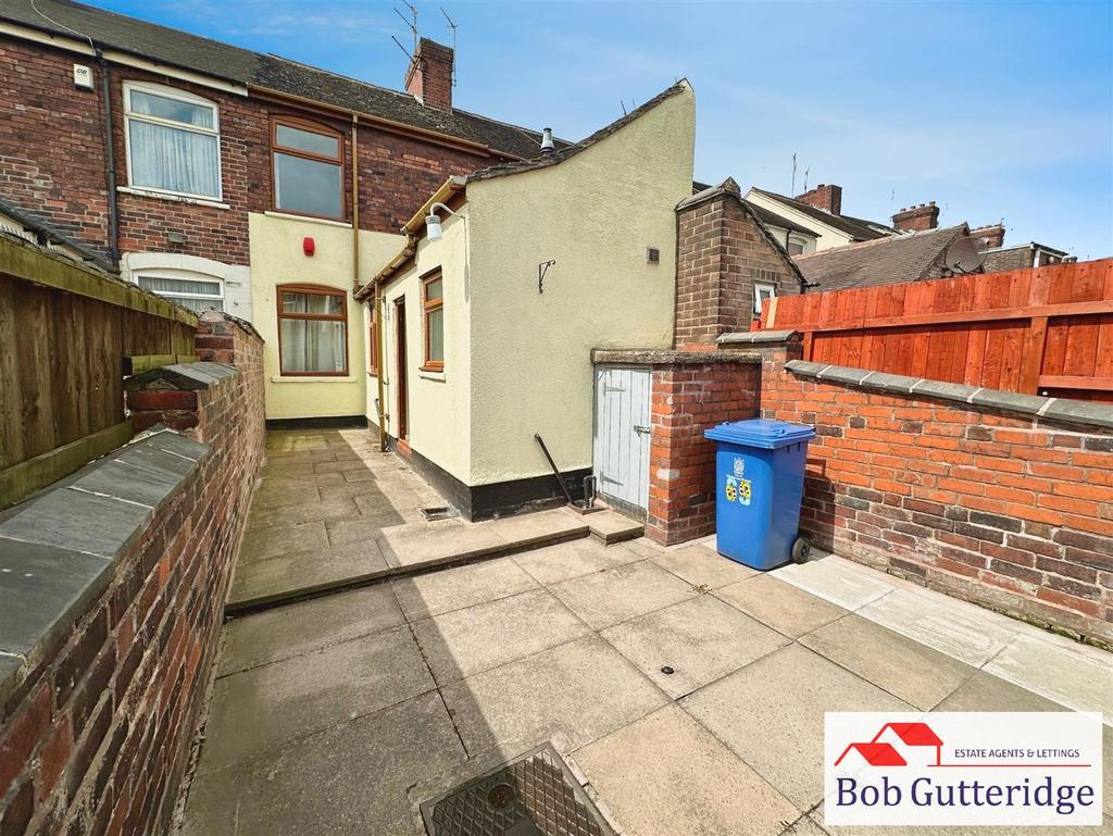 Enclosed rear yard