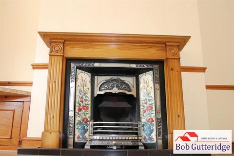 2 bedroom terraced house to rent, Longport Road, Longport, Stoke-On-Trent