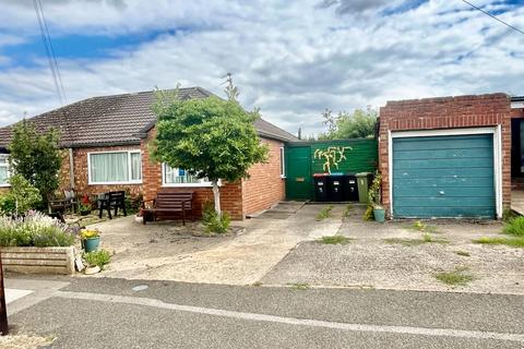 3 bedroom semi-detached bungalow for sale - Portfields Road, Newport Pagnell