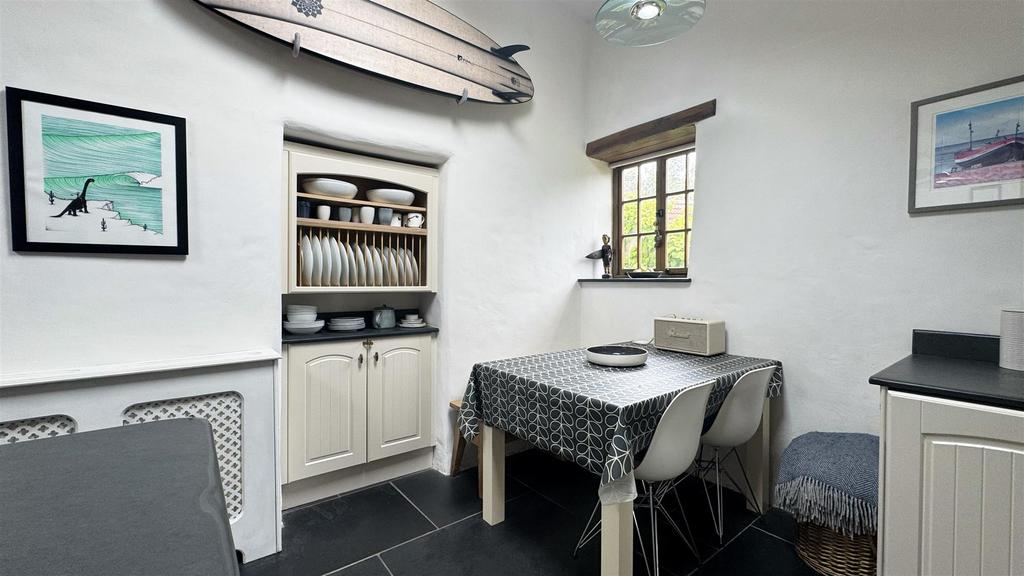 Kitchen 3.jpg