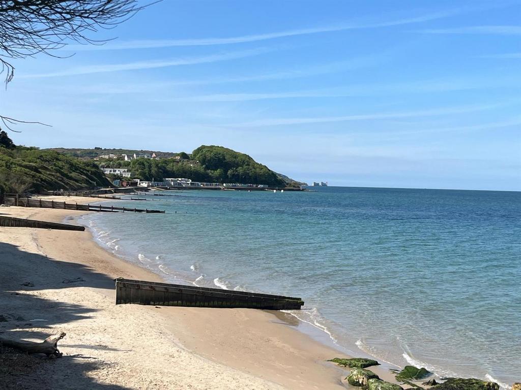 Nearby Colwell Bay Beach.jpg