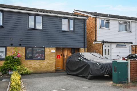 3 bedroom semi-detached house for sale, Noakes Avenue, Great Baddow, Chelmsford