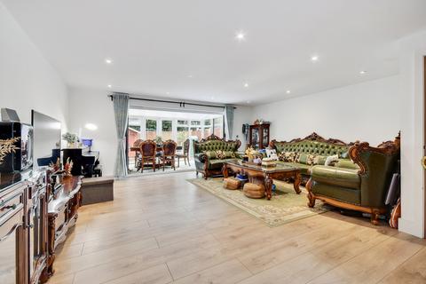 3 bedroom semi-detached house for sale, Noakes Avenue, Great Baddow, Chelmsford