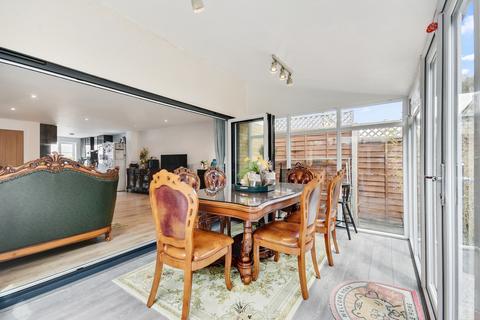 3 bedroom semi-detached house for sale, Noakes Avenue, Great Baddow, Chelmsford