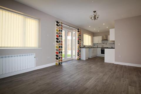 3 bedroom bungalow to rent, Pine Close, Merridale, Wolverhampton