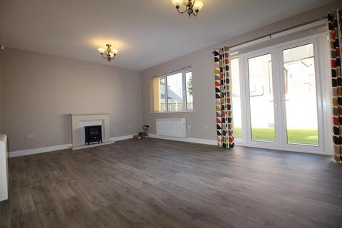 3 bedroom bungalow to rent, Pine Close, Merridale, Wolverhampton