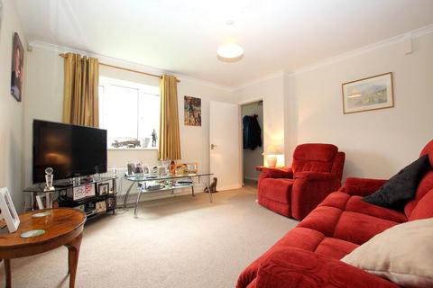 3 bedroom semi-detached house to rent, Foxglove Close, Abbeymead, Gloucester, GL4