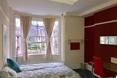 6 bedroom flat to rent - Corporation Oaks, Nottingham NG3