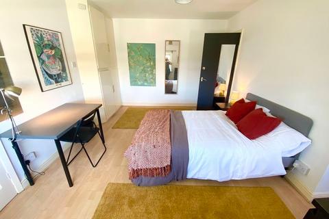 6 bedroom house to rent - Lockleaze Road, Bristol BS7