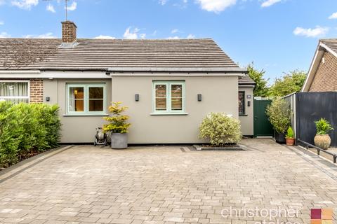 2 bedroom semi-detached bungalow for sale - Dysons Close, Waltham Cross, Hertfordshire, EN8 8RL