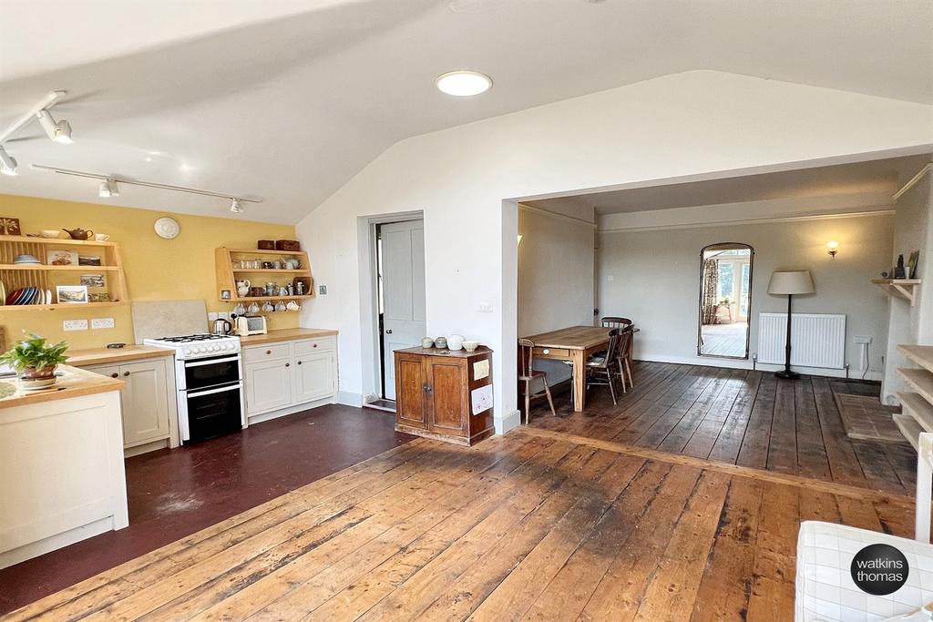 Kitchen dining