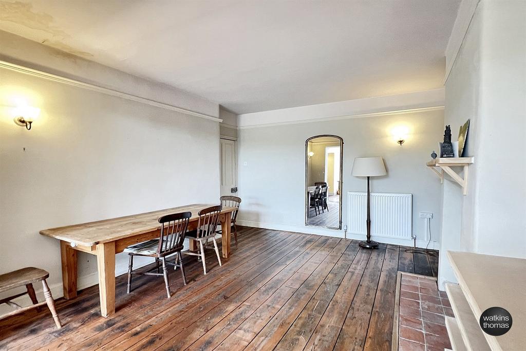 Kitchen dining