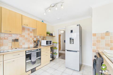 2 June Drive, Basingstoke, RG23 8BL