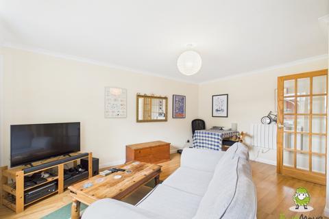 2 June Drive, Basingstoke, RG23 8BL