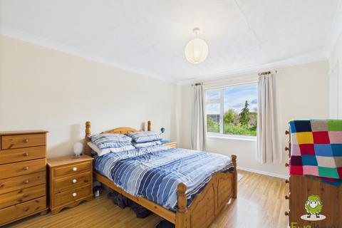 2 June Drive, Basingstoke, RG23 8BL