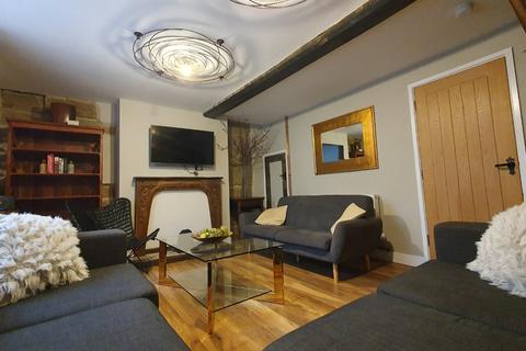 undefined, The Square, Warwickshire CV8