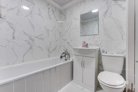 1 Woodridge Close, Enfield, EN2 8HJ