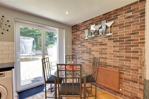 3 bedroom detached house for sale, Farleys Way, Peasmarsh