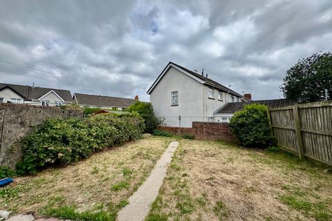 2 bedroom semi-detached house to rent, Craiglas Crescent, Cefn Fforest, NP12