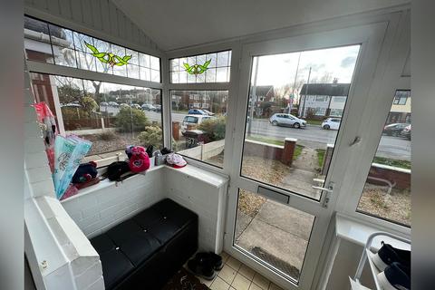 3 bedroom semi-detached house for sale, Broadway, Chadderton OL9
