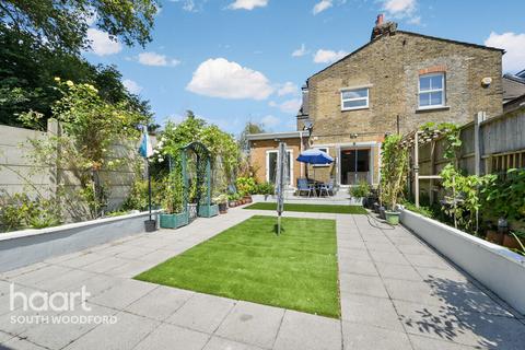 6 bedroom end of terrace house for sale, Chelmsford Road, South Woodford
