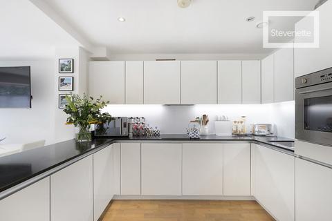 4 bedroom end of terrace house for sale, Mowbray Close, Epping