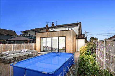 4 bedroom detached house for sale, Fanton Chase, Wickford, Essex, SS11