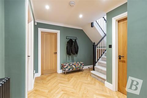 4 bedroom detached house for sale, Fanton Chase, Wickford, Essex, SS11