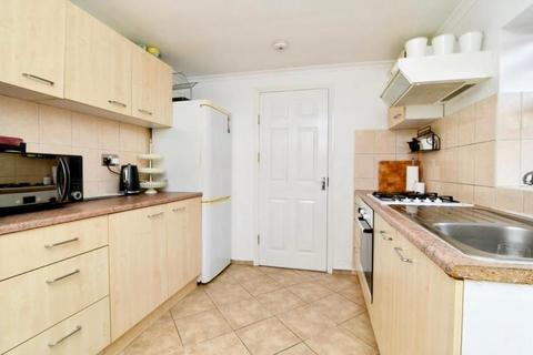 4 bedroom terraced house to rent, St. Albans Avenue, London E6
