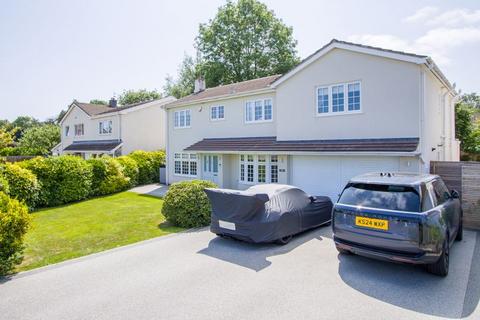 5 bedroom detached house for sale - Cherry Close, Penarth