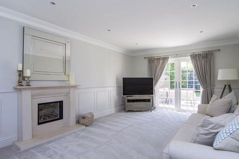 5 bedroom detached house for sale, Cherry Close, Penarth