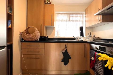 8 Truesdale Road, London, E6 5PT