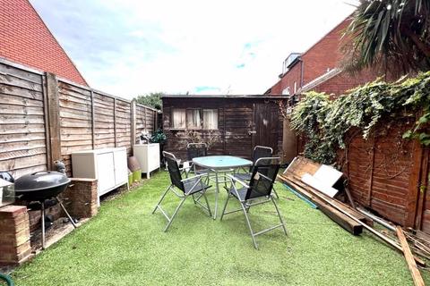 8 Truesdale Road, London, E6 5PT