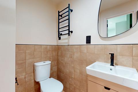 Studio to rent, Uxbridge Road