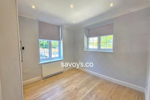 3 bedroom flat to rent, Ashbourne Avenue, London