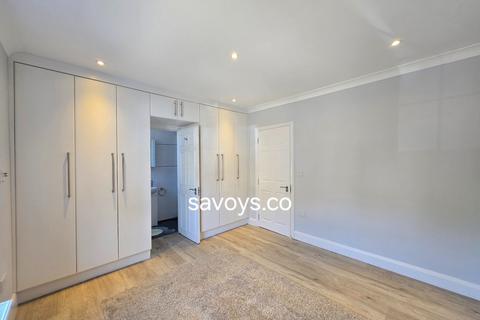 3 bedroom flat to rent, Ashbourne Avenue, London