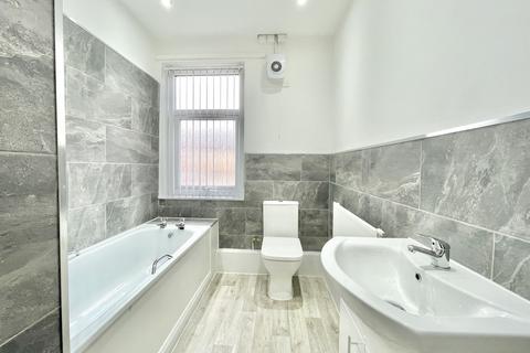 1 bedroom terraced house to rent, Colwyn Mount, Leeds LS11