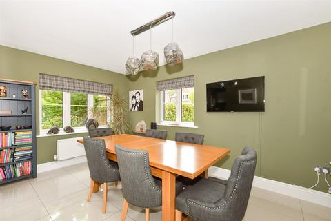 5 bedroom detached house for sale, Wisteria Drive, Crawley RH10