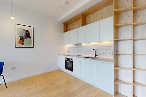 1 bedroom apartment to rent, Apt Parkview, Great West Road, Brentford, TW8