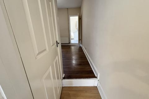 2 bedroom terraced house to rent, Thimblemill Road, Smethwick B67