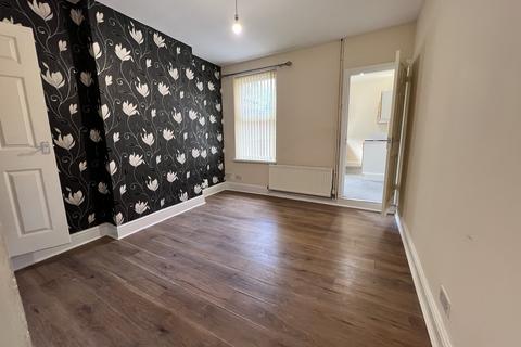 2 bedroom terraced house to rent, Thimblemill Road, Smethwick B67