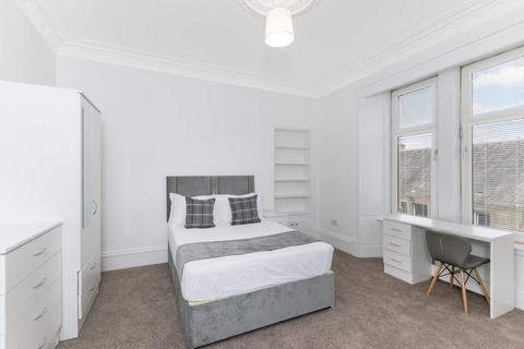 2 bedroom flat to rent, Smith Street, Dundee DD3