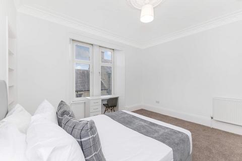 2 bedroom flat to rent, Smith Street, Dundee DD3
