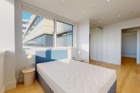 3 bedroom flat to rent, Olympic Way