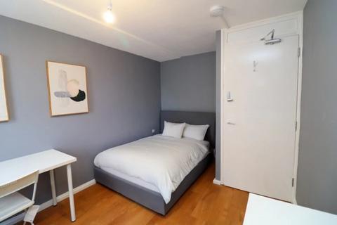 5 bedroom flat share to rent, Dartmouth Close