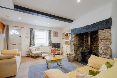 Higher Primrose Cottage Castle Street, Winkleigh, EX19 8HU